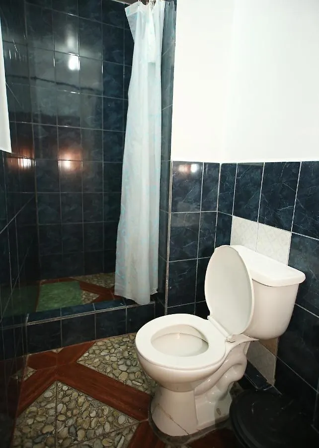 Hostal Bavaria De La Alameda Quito 2*,