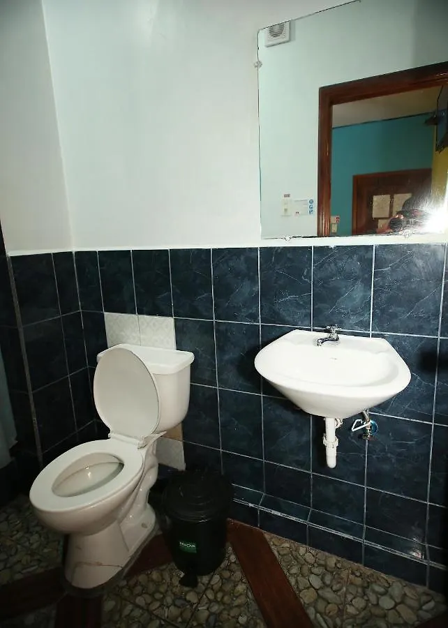 Hostal Bavaria De La Alameda Quito 2*,  Ecuador